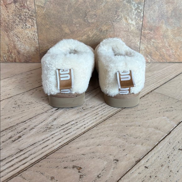 UGG CLASSIC COZY BOOTIE NATURAL SHEEPSKIN ANKLE SUGAR SOLE SLIPPER SIZE 7 WOMEN - Picture 4 of 13